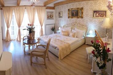 膳宿费 U Wewody Fridlantskeho