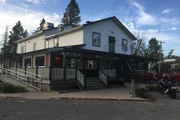 הוסטל Auberge Valcartier