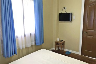 هاستل Racadisson Tourist Inn
