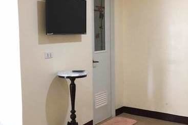 هاستل Racadisson Tourist Inn