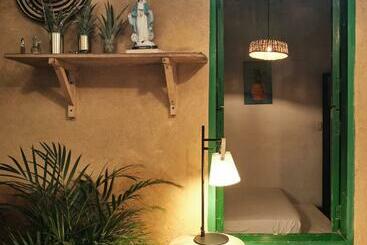 تختخواب و صبحانه Hostal Colonial De Santander