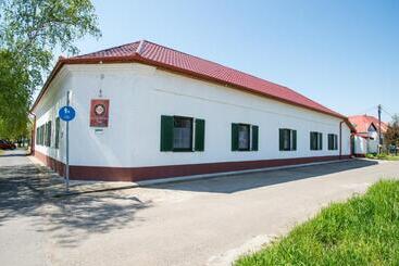 ベッドアンドブレックファースト Piros Ponty Panzió