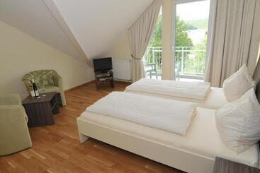 ホテル Gästehaus Wein Im Turm