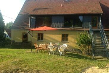 Moderne Pension Vonbartsch Mit Ladestation In Der Sächsischen Schweiz