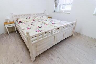 פנסיון Guesthouse Sam