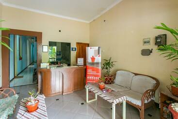 膳宿费 Reddoorz Syariah @ Sakinah Guesthouse