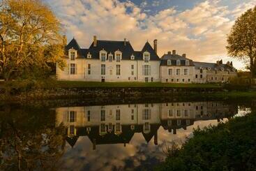 مبيت وإفطار Château Des Grotteaux