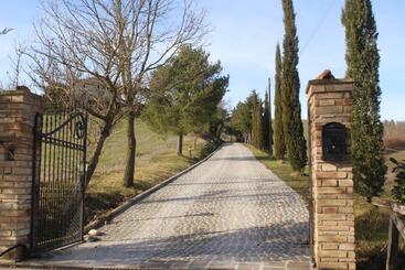 בית מלון כפרי Agriturismo Borgo Umbro