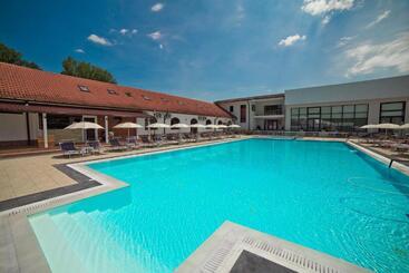 Отель Evergreen