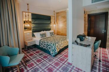 Lostrita   Pastravarie, Hotel & Spa