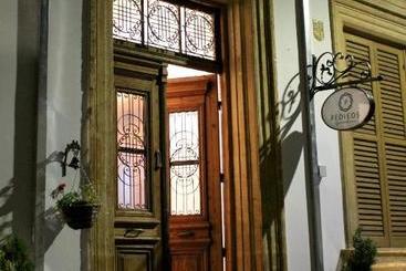 פנסיון Pedieos Guest House