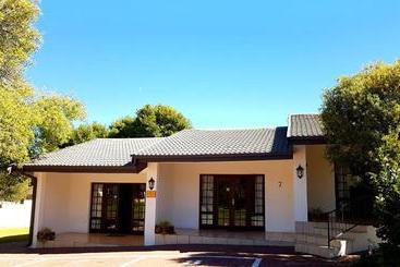 פנסיון The Hut