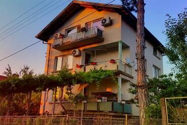 ペンション къща за гости йонкин вършец