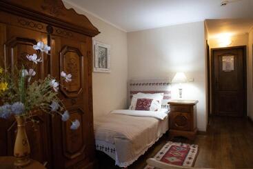 הוסטל Hanul Ancutei