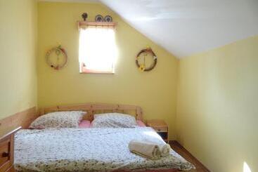 בית מלון כפרי Farma Růžová