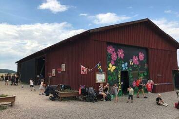 בית מלון כפרי Rinkeby Gård