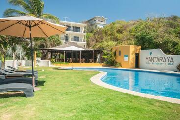 Manta Raya Hotel   Right On The Beach