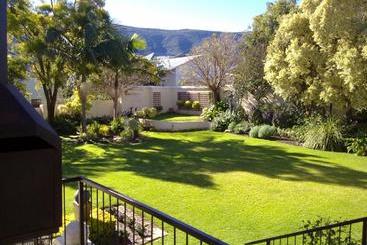 ペンション Aloma House