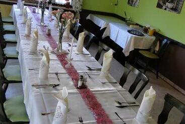 ペンション Gasthof Papillon