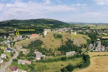 ペンション Guesthouse Ilona