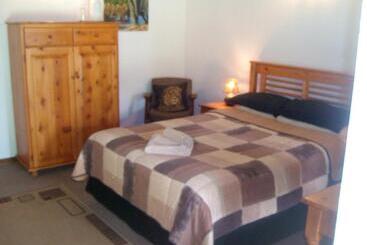 بنسيون Oaktree Lodge Guest House