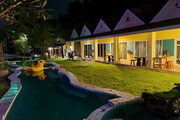 Phutawan Resort