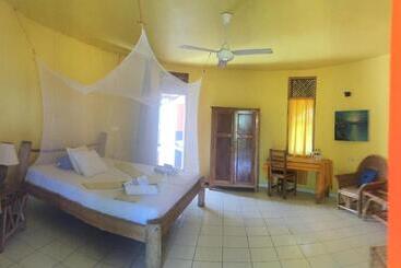 مبيت وإفطار Oro Beach Houses