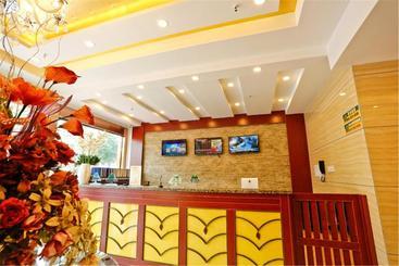 هتل Greentree Inn Xinjiang Bole Wanxianghui Express