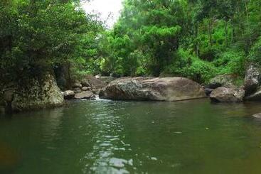 בית מלון כפרי The Glenrock