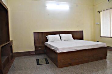 Jhargram Eshani Hotels And Guest House