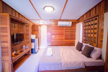 ペンション Romyen House