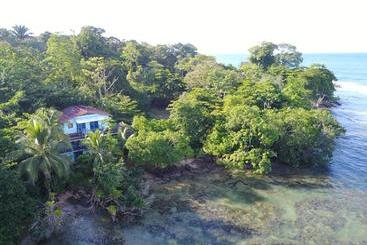 پانسیون Mosana Reef Garden B&b