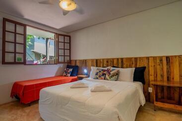 ペンション Tiô Isolda Artes & Hospedaria