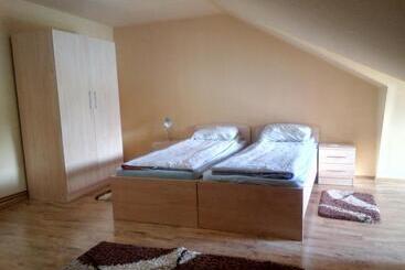 פנסיון Timi Kulcsosház