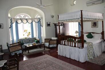 אתר נופש Thengal Manor