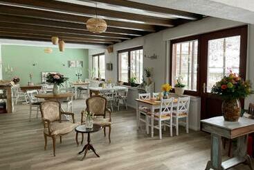 ベッドアンドブレックファースト Bed&breakfast Eifelpension Brückenschenke