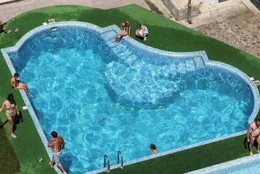 בית מלון כפרי Resort&spa Kamelot