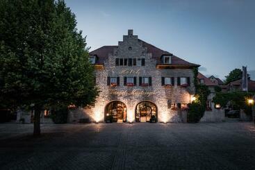 Отель / Weingut Meintzinger