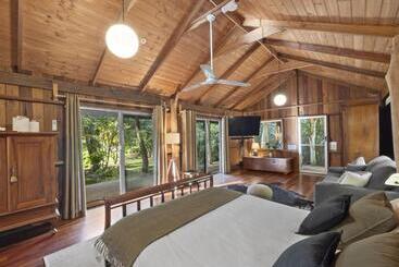 Апарт-отель Mavis's Cabins @ Mt Warning