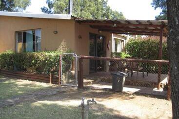 פנסיון Blue Roan Country Lodge