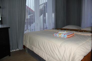 פנסיון Bromo Otix Guest House
