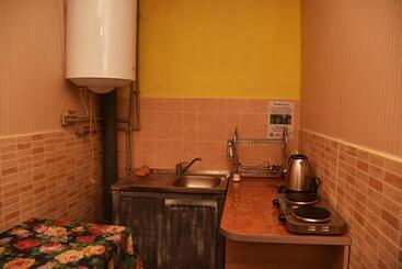 פנסיון Guest House Mandrivnyi Rooms&apartments