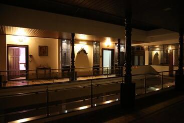ペンション Mudra Midtown Suites & Rooms