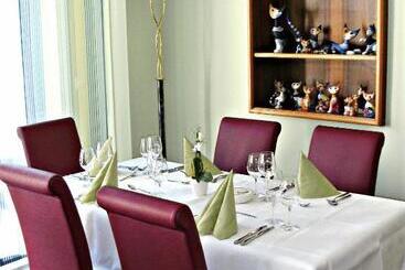 Weinhotel Hubertus Garni