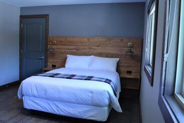 Общежитие Sasquatch Inn