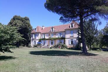 住宿加早餐  Château Le Tour   Chambres D Hôtes