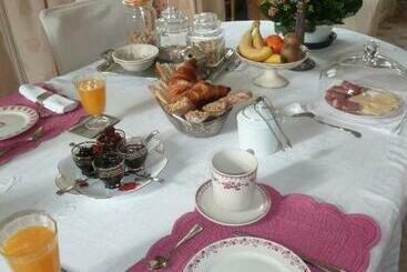 ベッドアンドブレックファースト Clos De La Rose