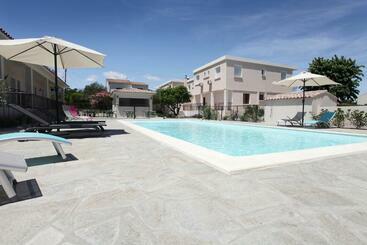 هتل Hôtel Des Nacres