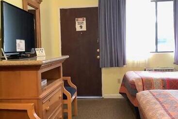 Independence Courthouse Motel