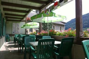 ベッドアンドブレックファースト Helvetia